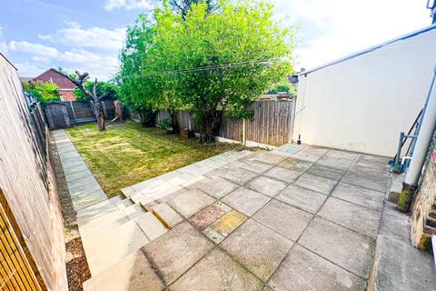 33 Albert Avenue, London, E4 8LG