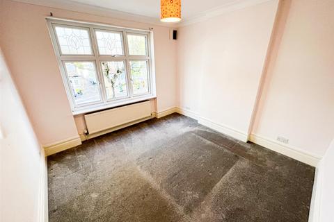 33 Albert Avenue, London, E4 8LG