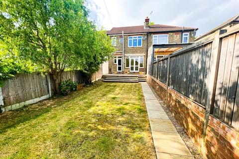 33 Albert Avenue, London, E4 8LG