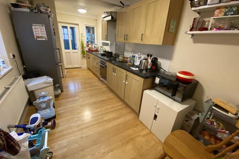 3 bedroom end of terrace house to rent - Grange Avenue, Reading, RG6
