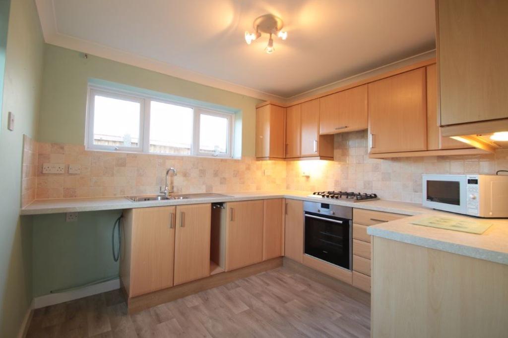 Heycroft Way, Tiptree 2 bed bungalow to rent £1,100 pcm (£254 pw)