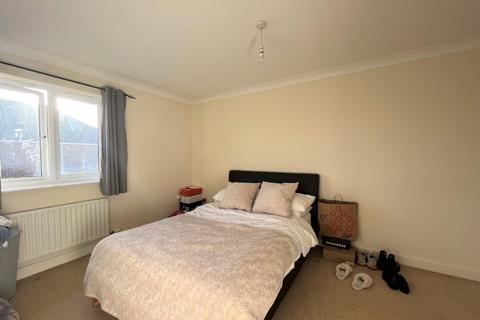 2 bedroom flat for sale - Running Foxes Lane, Ashford
