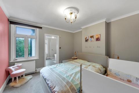 4 bedroom semi-detached house for sale - Newbury Road, Bromley South, BR1