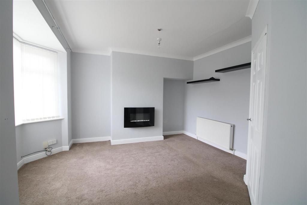Lynton Gardens, Darlington 2 bed semidetached house for sale £120,000