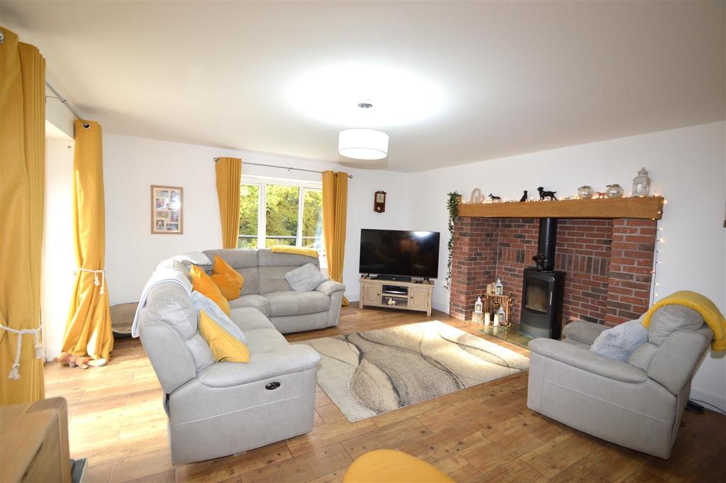 Hope Valley, Minsterley, Shrewsbury 3 bed country house £489,000