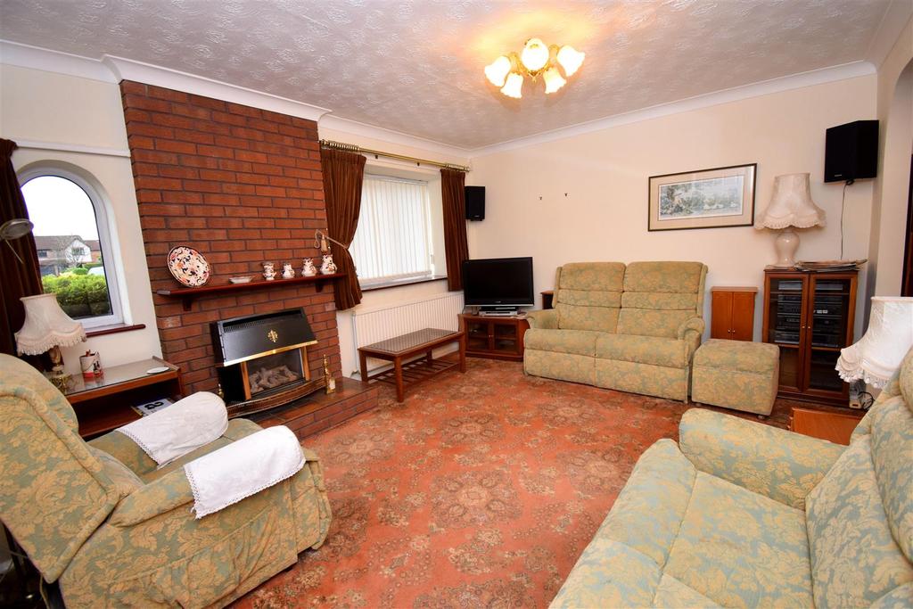Cherwell Road, Westhoughton, Bolton 2 bed detached bungalow £300,000
