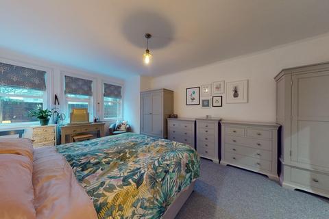 3 bedroom flat for sale - Earls Avenue, Folkestone