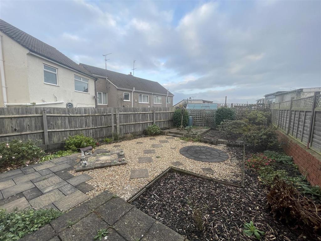 Walnut Crescent, Kingswood, Bristol 3 bed detached house £1,300 pcm