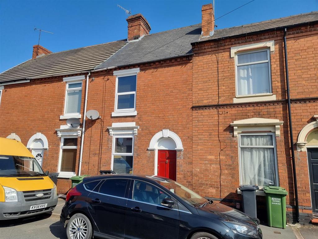Offmore Road Kidderminster 3 bed terraced house £725 pcm (£167 pw)