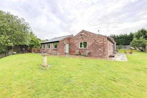 3 bedroom farm house for sale - Medlock Road, Woodhouses, Failsworth, Manchester