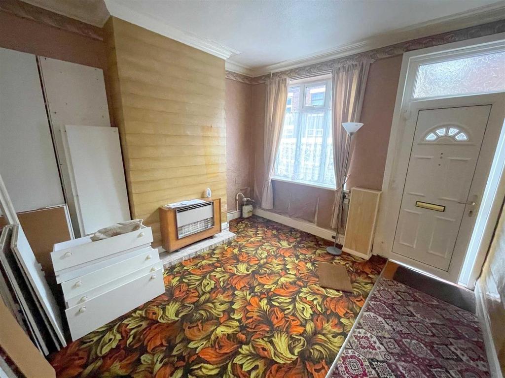 Alma Street, Fenton 2 bed terraced house £72,000