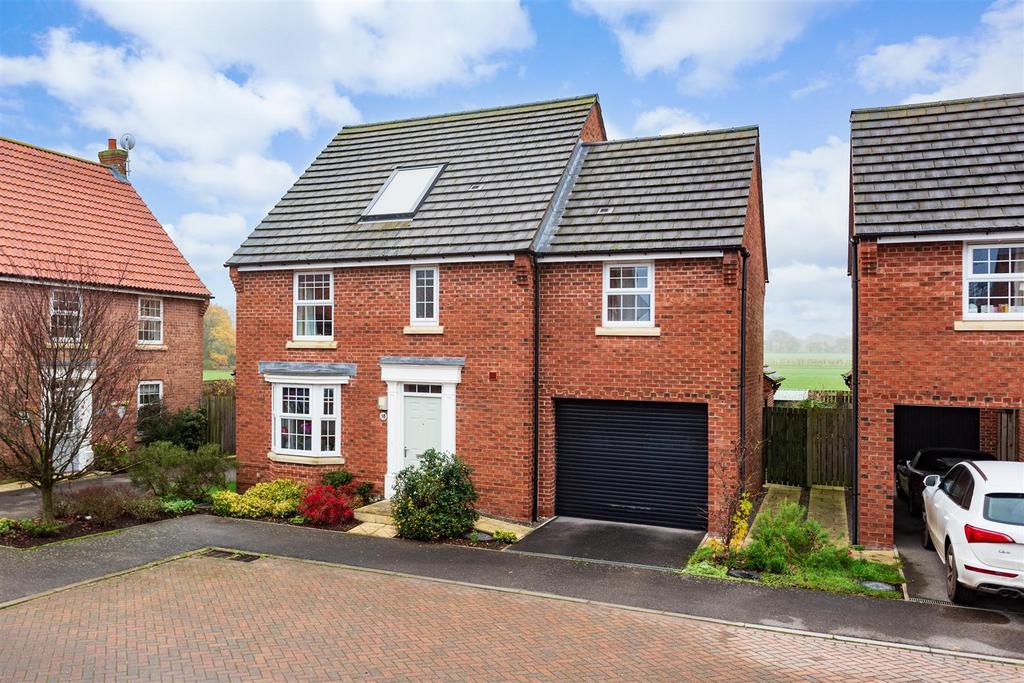 Woodlands Park, Pickering 4 bed detached house for sale £425,000