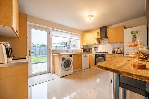 3 bedroom semi-detached house for sale - Rayfield Close, Barnston, Dunmow