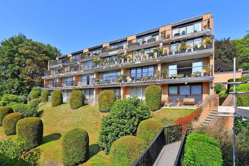 Rustlings Court, Graham Road, Sheffield 3 bed apartment £195,000
