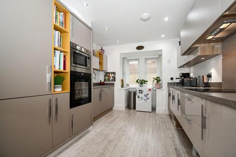 3 Eleanor Close, Bradford, BD10 0TZ