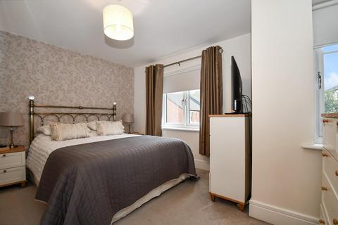 3 Eleanor Close, Bradford, BD10 0TZ