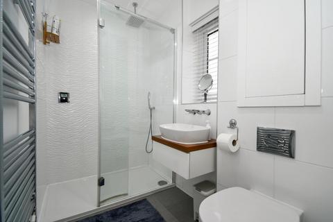 3 Eleanor Close, Bradford, BD10 0TZ
