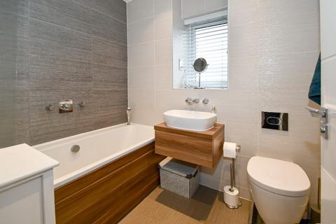 3 Eleanor Close, Bradford, BD10 0TZ