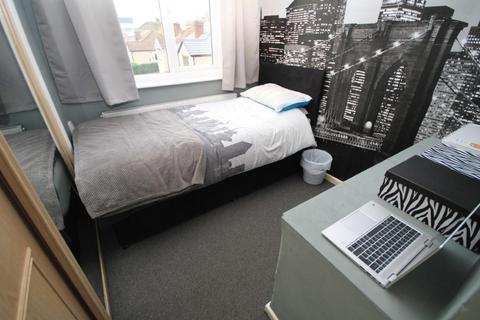16 Kestrel Mount, Bradford, BD2 4EZ