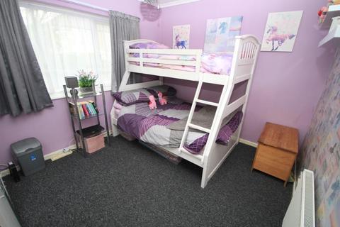 16 Kestrel Mount, Bradford, BD2 4EZ