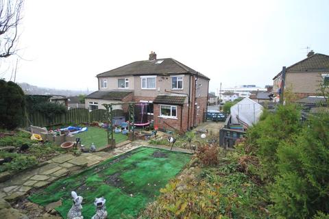 16 Kestrel Mount, Bradford, BD2 4EZ