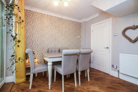 4 bedroom semi-detached house for sale - Pont View, Ponteland, Newcastle Upon Tyne