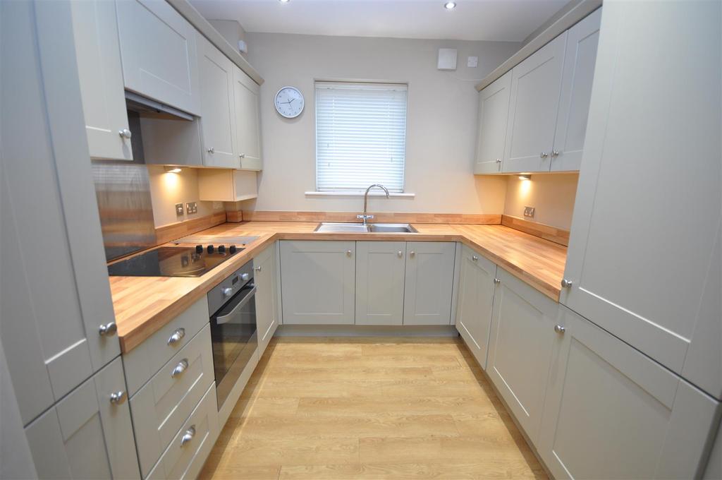 Bootham Green, York 3 bed townhouse £1,300 pcm (£300 pw)