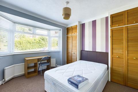4 bedroom semi-detached house to rent - Widdicombe Way, Brighton