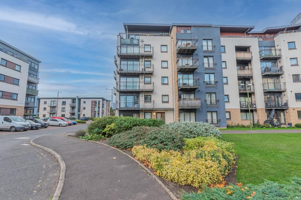 East Pilton Farm Crescent, Edinburgh 3 bed flat for sale £254,995
