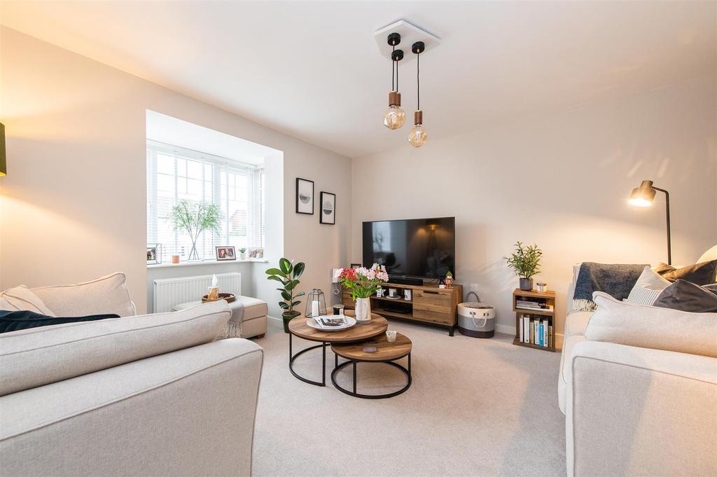 Longlands Avenue, Stourbridge 3 bed detached house £390,000