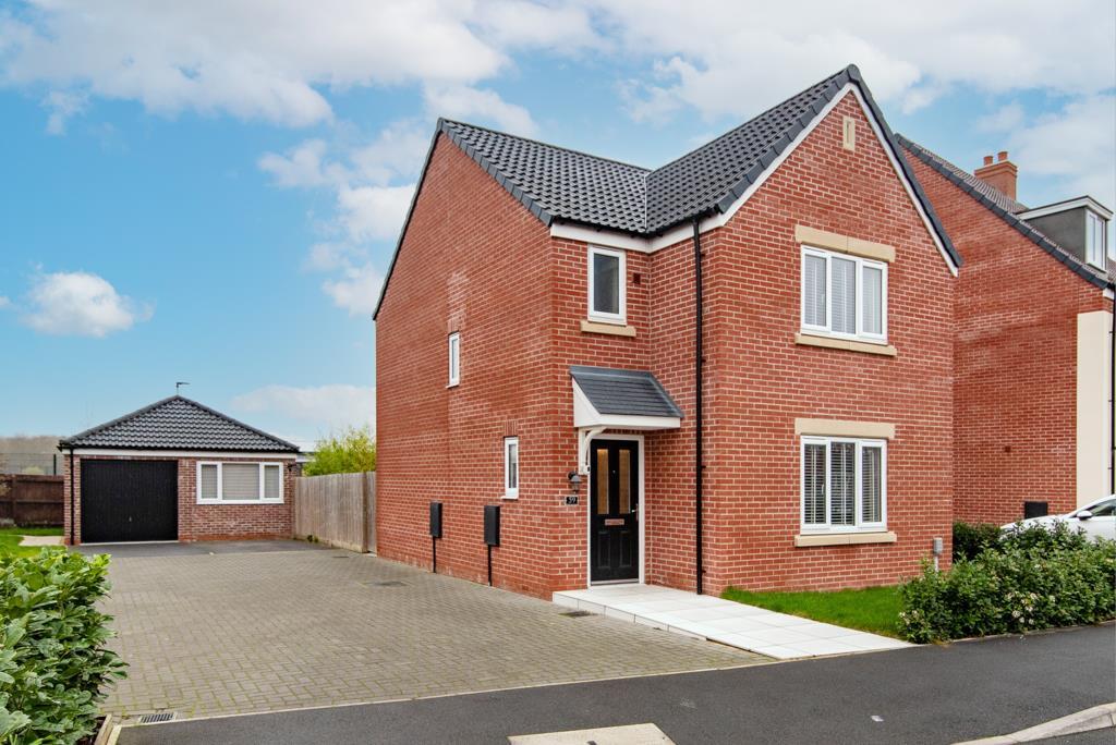 Kingfisher Road, Stoke Bardolph, Nottingham 3 bed detached house for