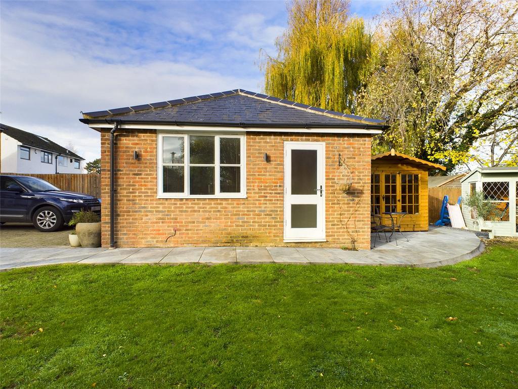 Garden Office/Garage
