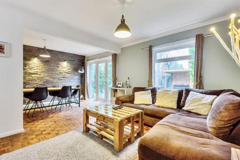 8 Hazelhurst, Beckenham, BR3 5TL