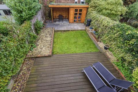 8 Hazelhurst, Beckenham, BR3 5TL