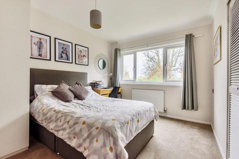 8 Hazelhurst, Beckenham, BR3 5TL