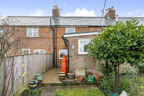 2 bedroom cottage to rent - Ridings Way,  Cublington,  LU7