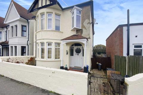 3 bedroom detached house to rent - Richmond Ave, Southend On Sea