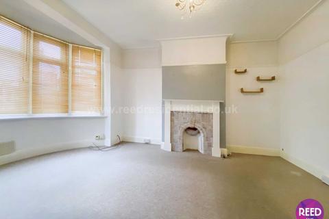 3 bedroom detached house to rent, Richmond Ave, Southend On Sea