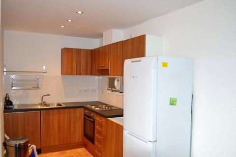 3 bedroom flat to rent, Moss Lane East, Manchester, M14