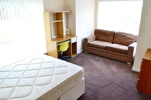 undefined, Lauderdale Crescent, Grove Village, Manchester, Greater Manchester, M13