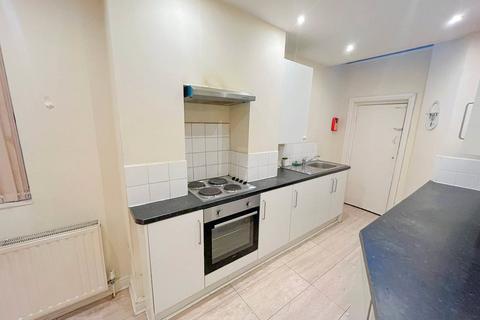 2 bedroom flat to rent, Lloyd Street South, Manchester, Greater Manchester, M14