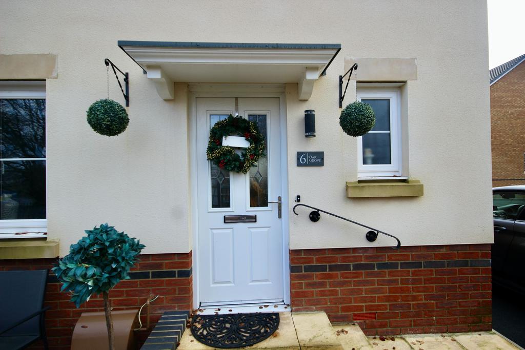 Oak Grove, Aberbargoed, Bargoed 3 bed semidetached house £230,000