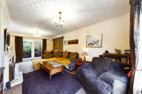 3 bedroom semi-detached house for sale - Grasmere Drive, Worcester, Worcestershire, WR4