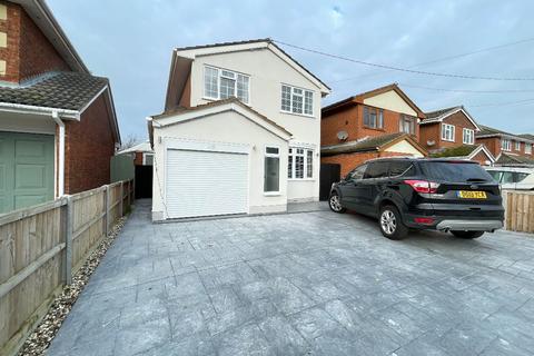 4 bedroom detached house for sale - Church Parade, Canvey Island