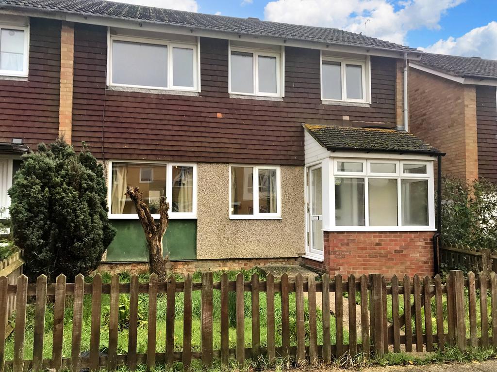Luddenham Close, Ashford TN23 4 bed terraced house £1,350 pcm (£312 pw)