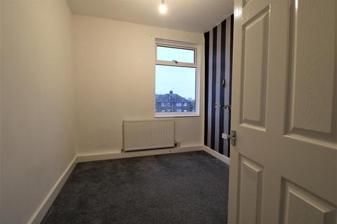 3 bedroom flat to rent, Sutcliffe Avenue, Grimsby, DN33