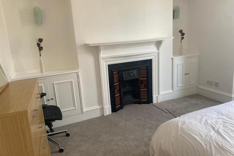 2 bedroom flat to rent, Hollybank Place, City Centre, Aberdeen, AB11