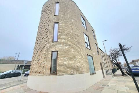 2 bedroom apartment to rent - Mulberry Way, South Woodford, E18
