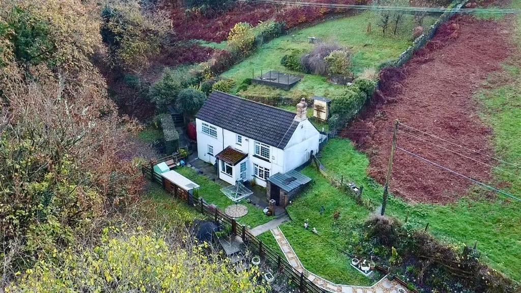 Ivy Cottage, Penrhiwbicca, Newbridge, Newport 3 bed cottage for sale £375,000