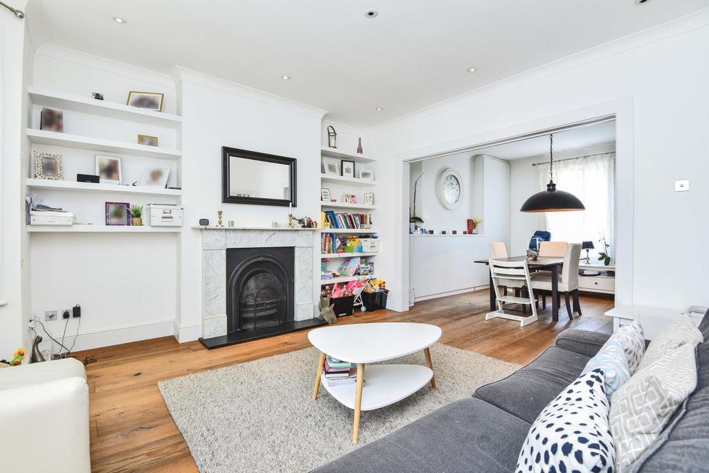 Upham Park Road, Chiswick 2 bed flat for sale £730,000